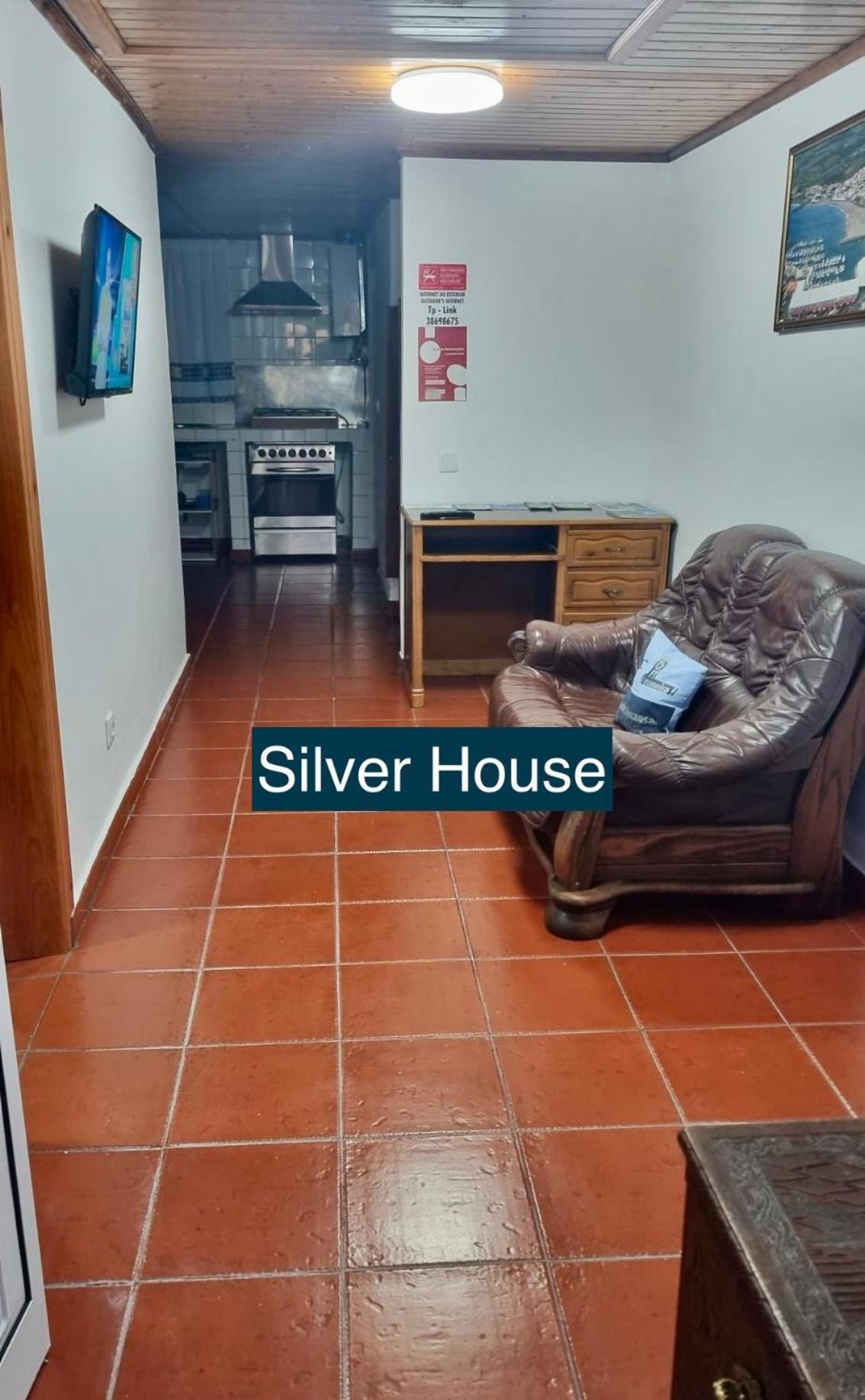 فيلا Golden House أنغرا دو إِراويزو المظهر الخارجي الصورة